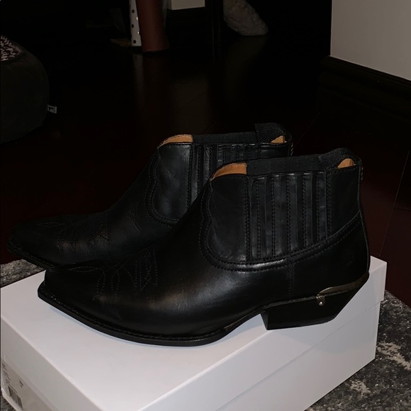 Shoes - Picture 3 of 6